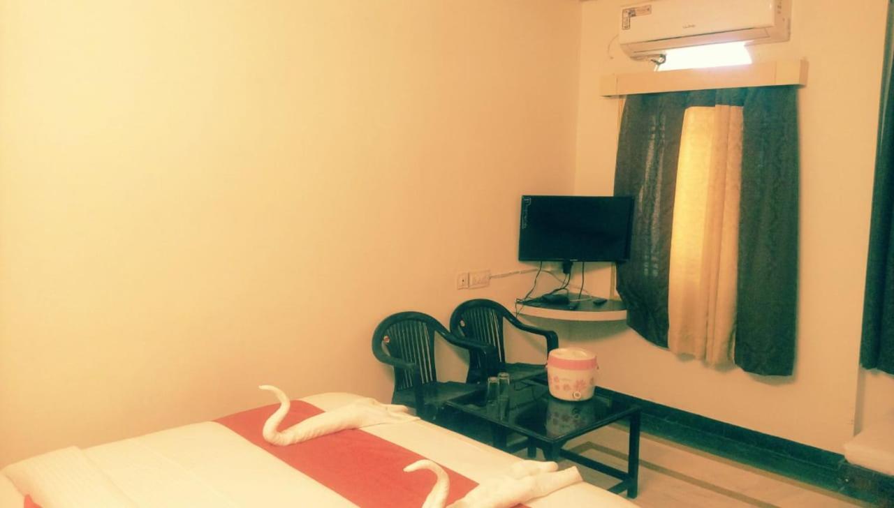 אודייפור Hotel Rajkamal International מראה חיצוני תמונה