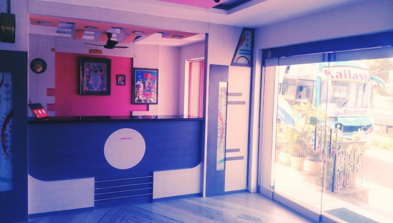אודייפור Hotel Rajkamal International מראה חיצוני תמונה