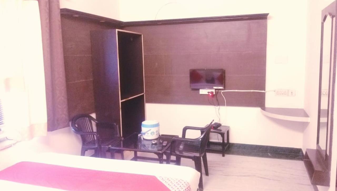 אודייפור Hotel Rajkamal International מראה חיצוני תמונה