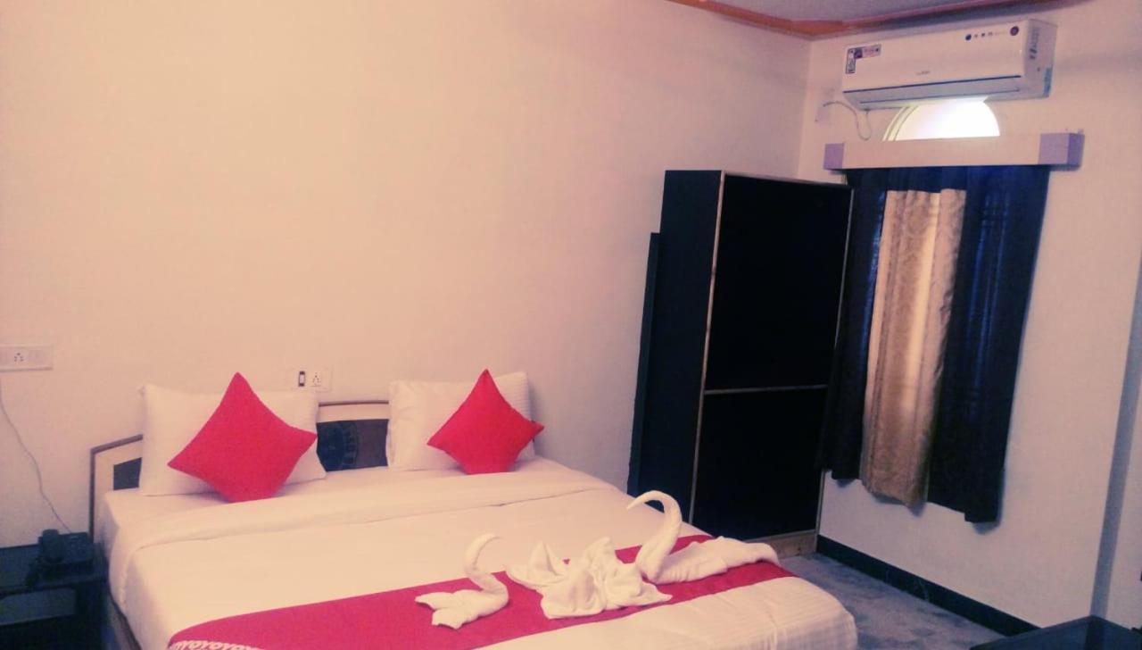 אודייפור Hotel Rajkamal International מראה חיצוני תמונה