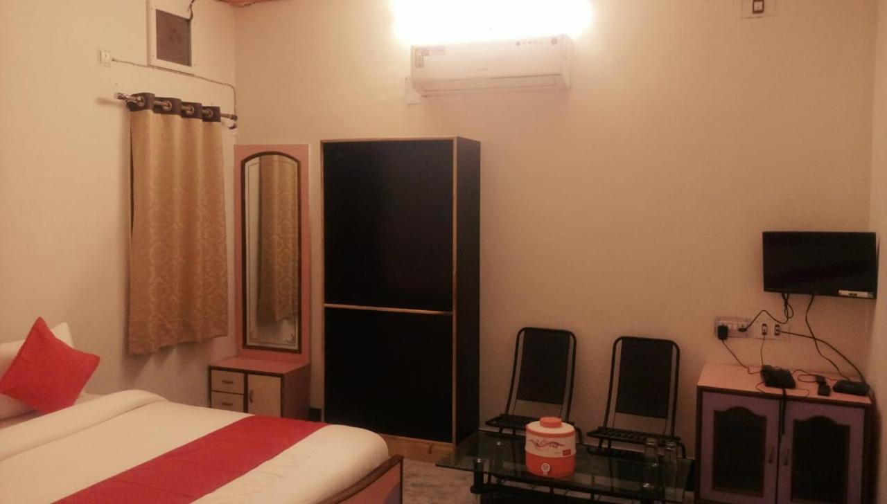 אודייפור Hotel Rajkamal International מראה חיצוני תמונה